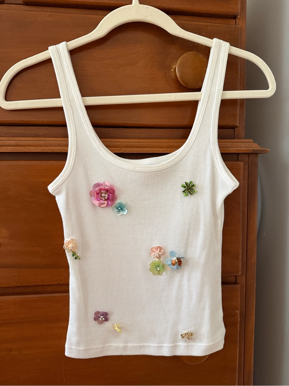 Floral Appliqué White Ribbed Tank Top